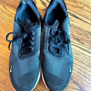 Nike Air Max 270 black size 6.5Y